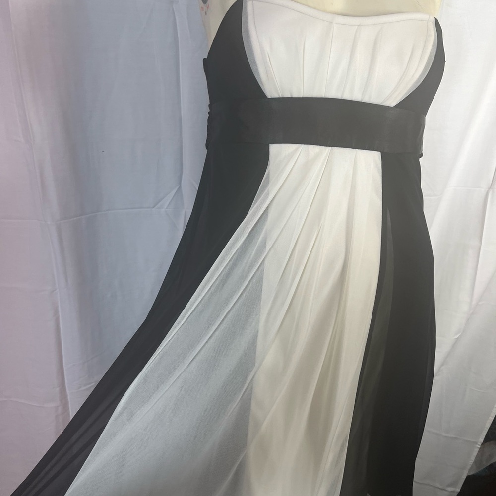 Charlotte Russo size small black and white dress classy but still sexy